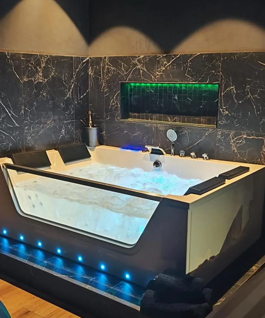 Loveroomxspa Bourg-Saint-Christophe Appartement