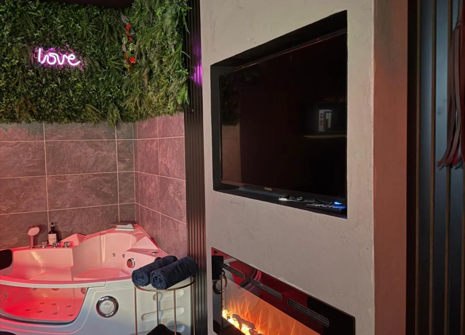 Loveroomxspa Bourg-Saint-Christophe Appartement